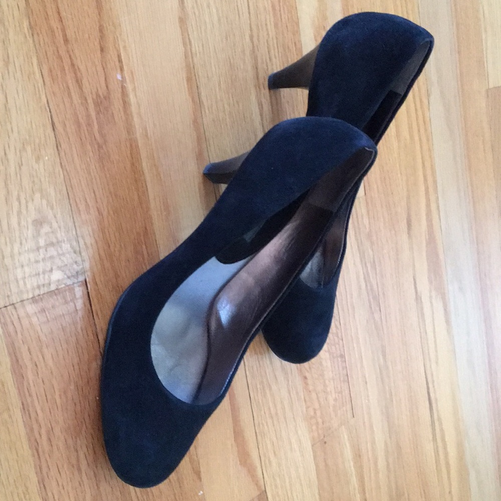Banana Republic suede pumps
